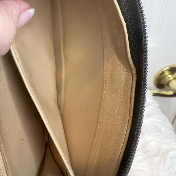 ❤️SOLD❤️TRR CHANEL CAMELLIA LAMBSKIN CC LOGO EMBOSSED ZIP LEATHER LONG WALLET - Picture 13 of 16